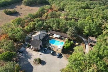 تختخواب و صبحانه Le Clos Des Dryades S