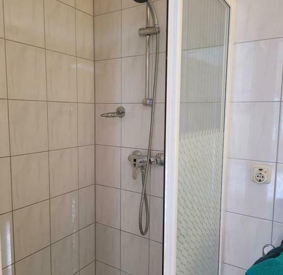 مبيت وإفطار Pension Canberra