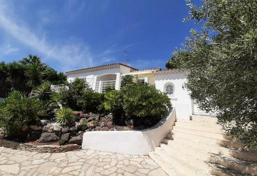 צימר Villa Rasoa Chambre Miroir
