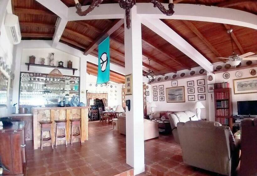 Casa De La Colina