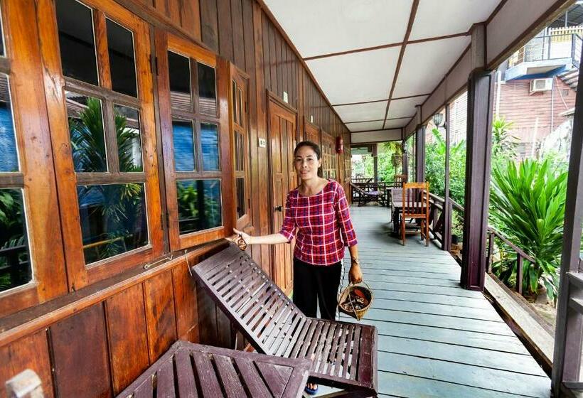 پانسیون Lao Long Riverside And Budget Garden Guesthouse