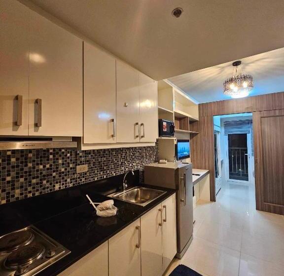 Cozy Staycation At Shell Residences