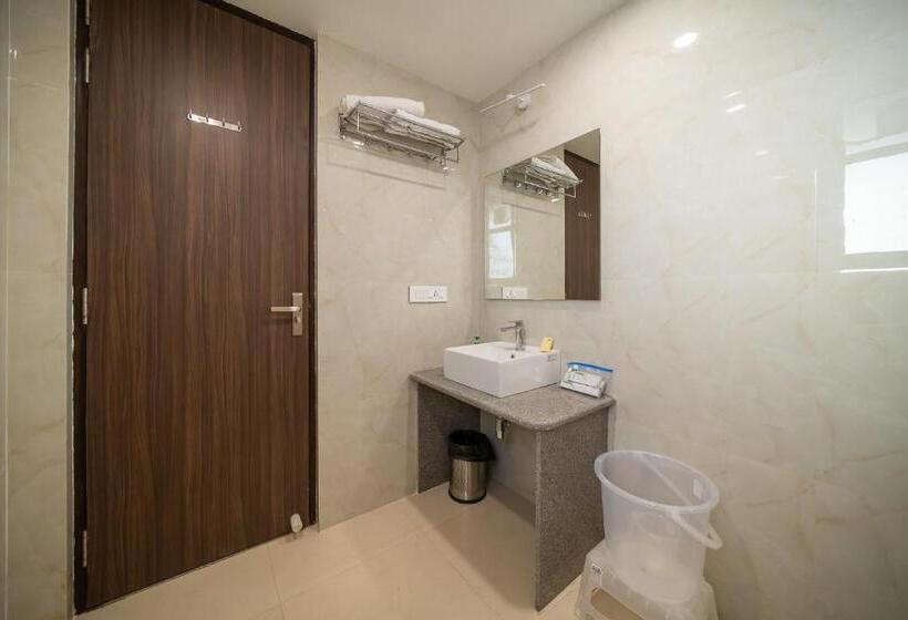 هتل Sheerha Royal Residency