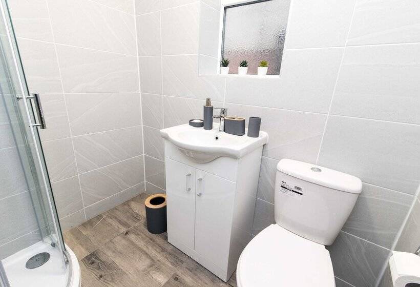 Michaelmas 2 Bedroom Apartment In Coventry