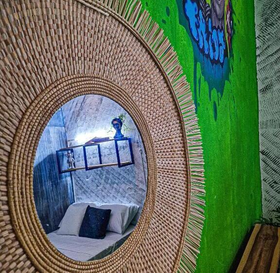 پانسیون Urban Hostal Bar