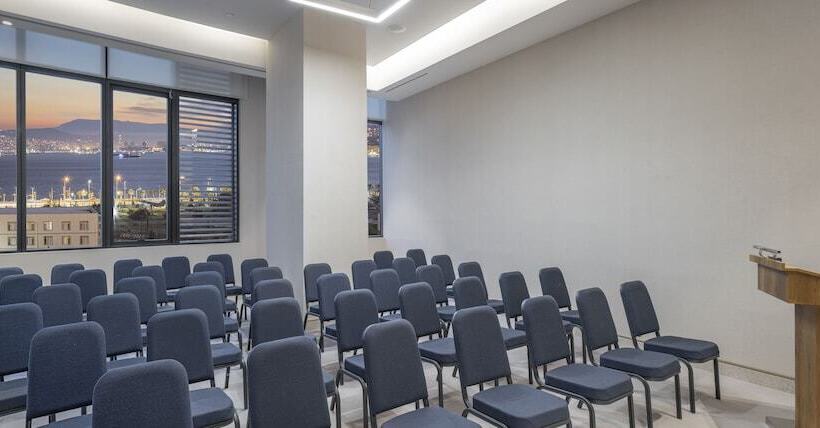 هتل Hyatt Regency Izmir Istinyepark
