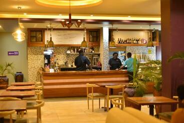 هتل Tenda Suites And Restaurant