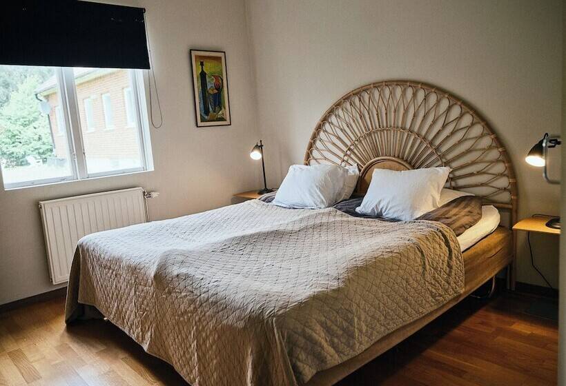 تختخواب و صبحانه Herrestad Bed & Guestroom