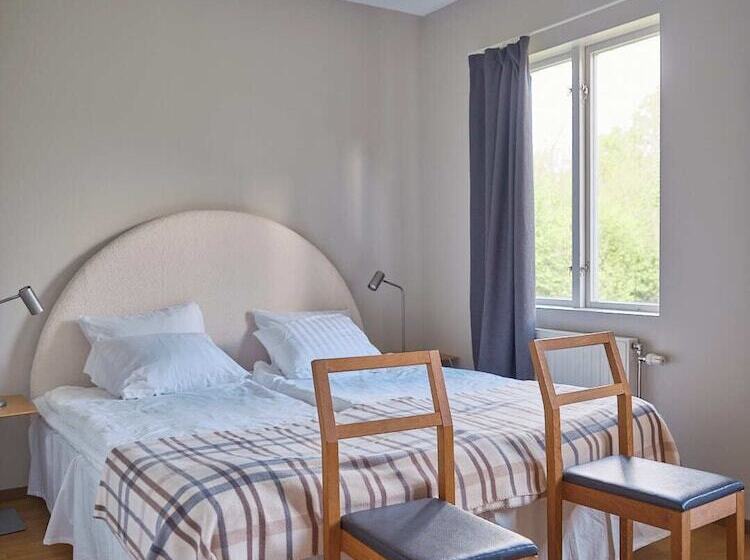 تختخواب و صبحانه Herrestad Bed & Guestroom