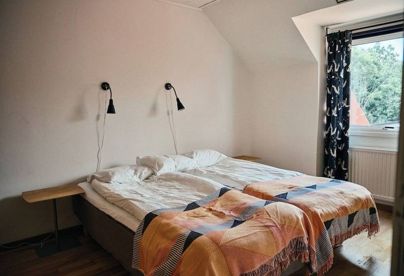 تختخواب و صبحانه Herrestad Bed & Guestroom