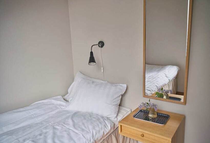 تختخواب و صبحانه Herrestad Bed & Guestroom