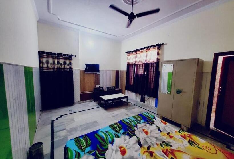 ベッドアンドブレックファースト Royal Estate Villa