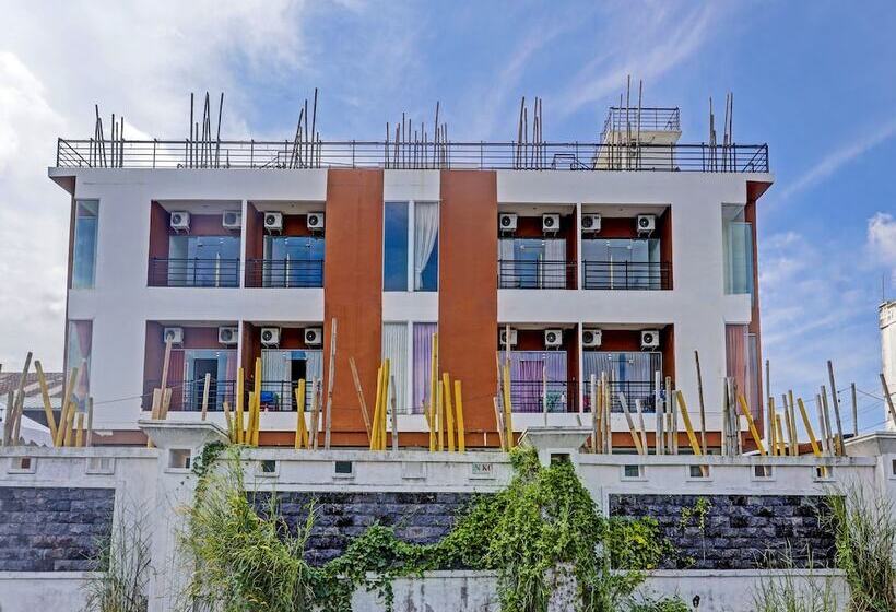 בית מלון כפרי Collection O 91586 Green House Tiban