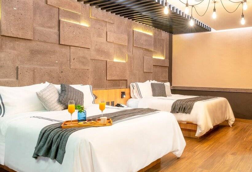 هتل Patio Santiago