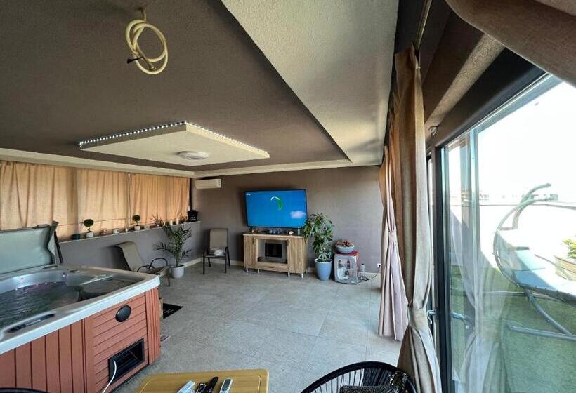 Jacuzzi Home