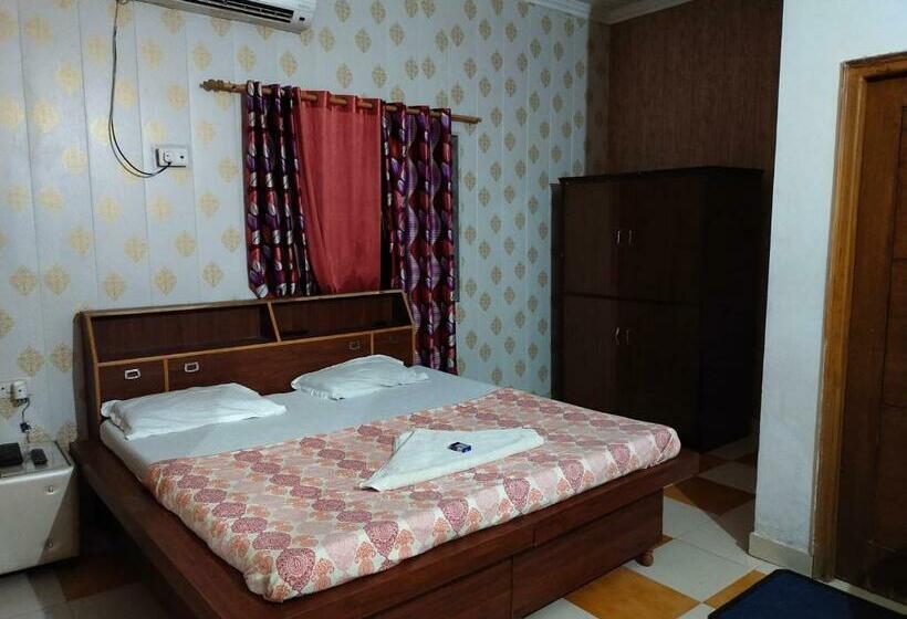 پانسیون Kuber Home Stay, Guest House