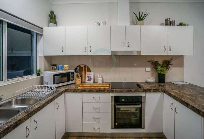 Zen Hideaway   Cozy 2br Modern Unit
