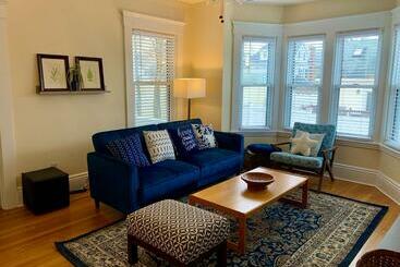 Bright 2 Br, Pets Welcome, Steps To Lake, Restaurants And Train