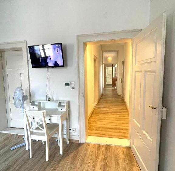 Historic 4 Rooms
