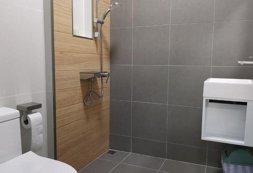 Private Pool Villa With Jacuzzi At Royal Park Village   Walk To The Beach   6 People   Max 3 Males