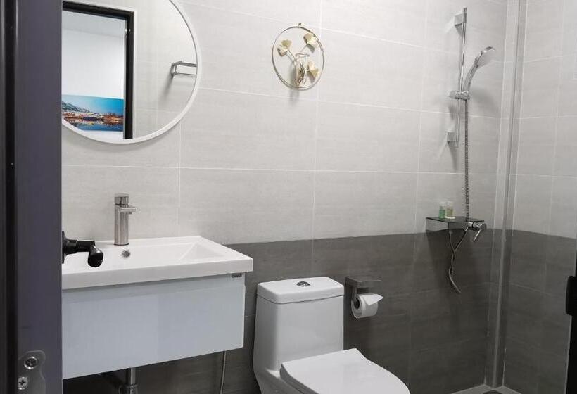 Private Pool Villa With Jacuzzi At Royal Park Village   Walk To The Beach   6 People   Max 3 Males
