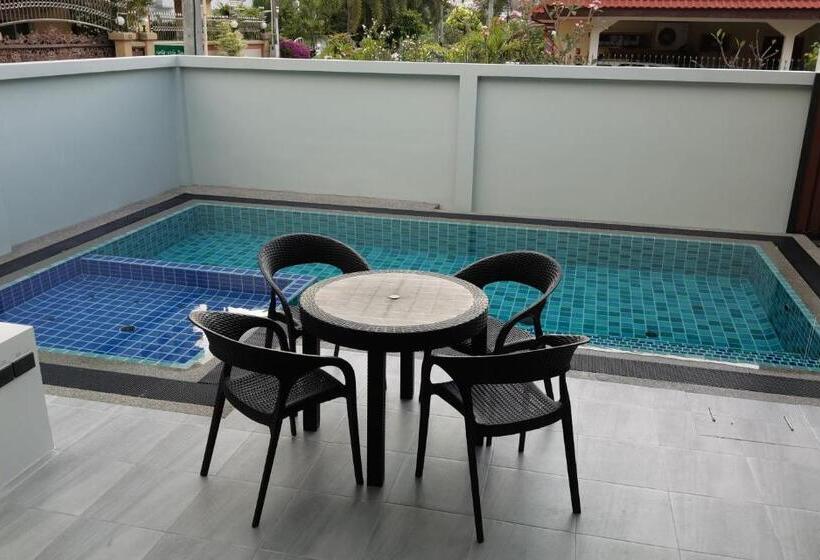 Private Pool Villa With Jacuzzi At Royal Park Village   Walk To The Beach   6 People   Max 3 Males