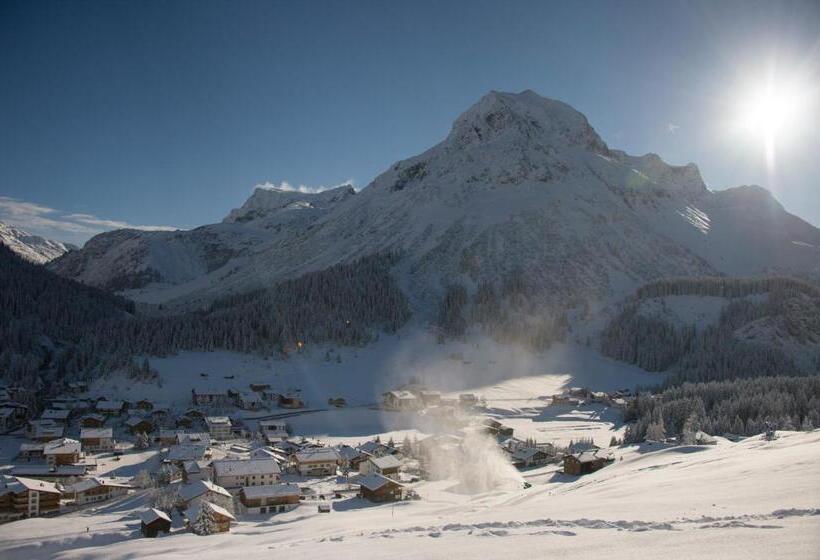 تختخواب و صبحانه Pension Daniel