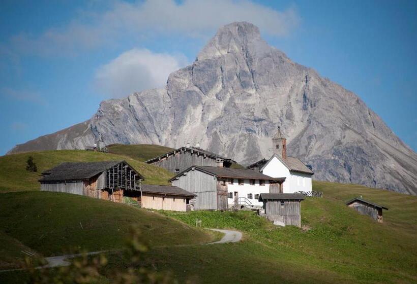 تختخواب و صبحانه Pension Daniel