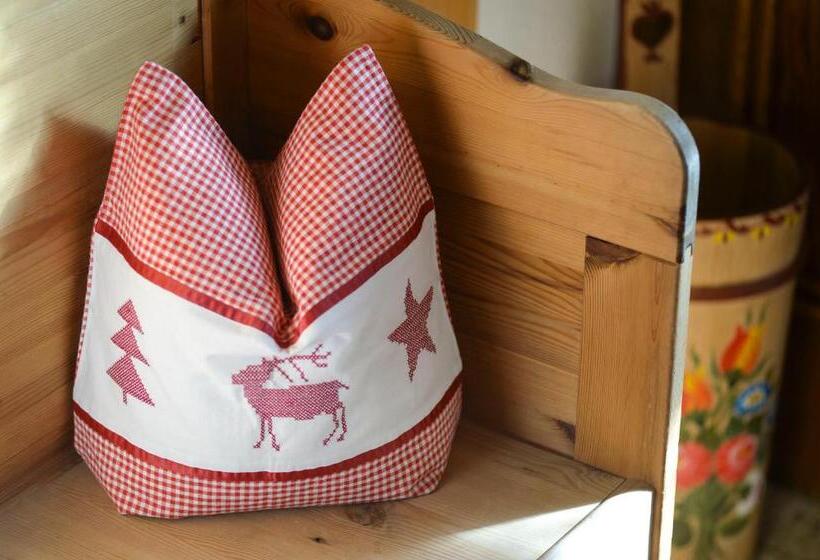 تختخواب و صبحانه Pension Widderstein