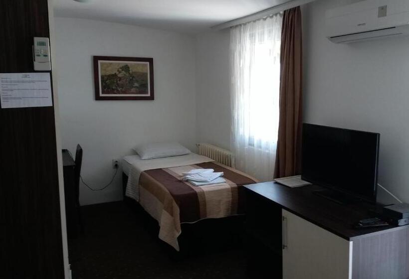 Gros Hotel   Leskovac
