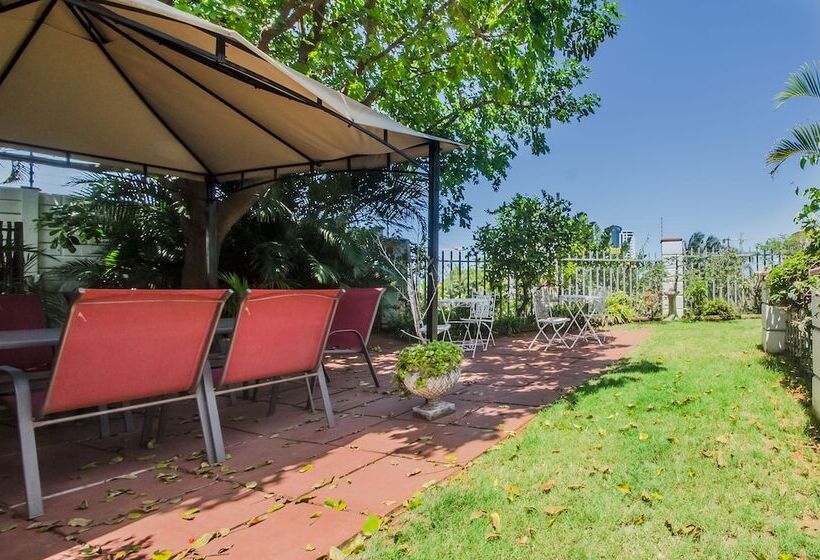 تختخواب و صبحانه Honeypot Guest House
