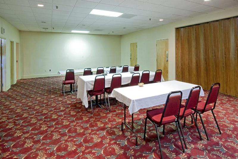 Отель Americas Best Value Inn Forest