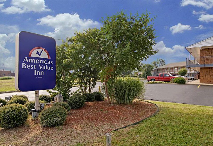 בית מלון כפרי Americas Best Value Inn