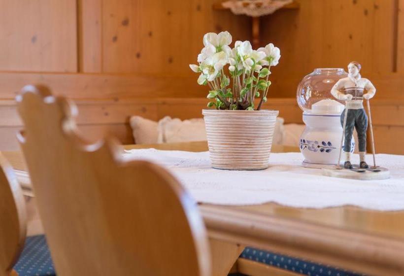 בית מלון כפרי Das Bürstegg