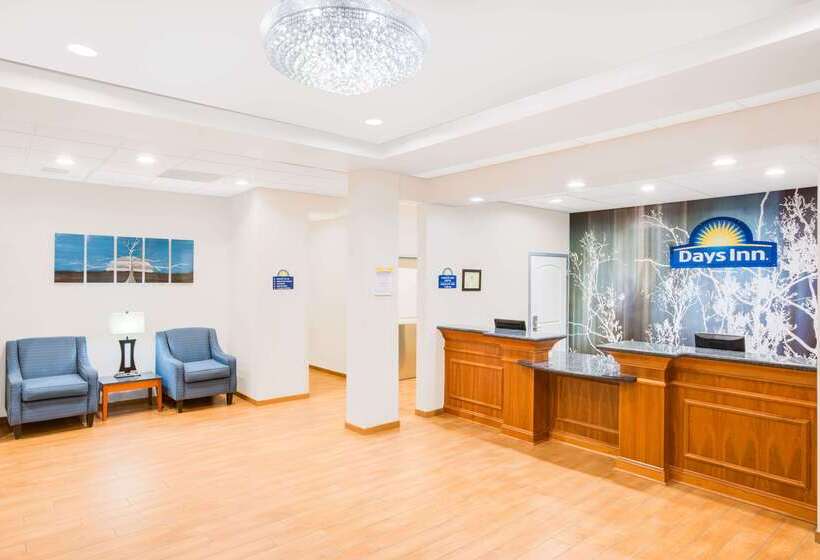 هتل Days Inn By Wyndham Watertown Fort Drum