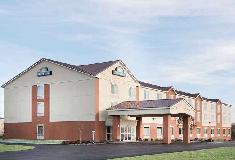 هتل Days Inn By Wyndham Watertown Fort Drum