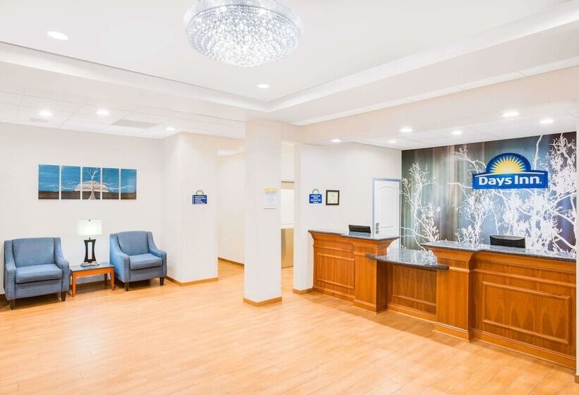 هتل Days Inn By Wyndham Watertown Fort Drum
