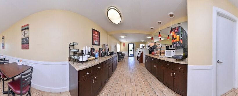 فندق Econo Lodge
