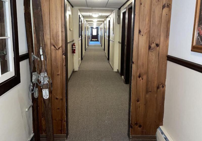 Отель Innsbruck Inn At Stowe