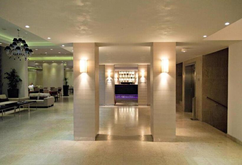 هتل Monogram Park