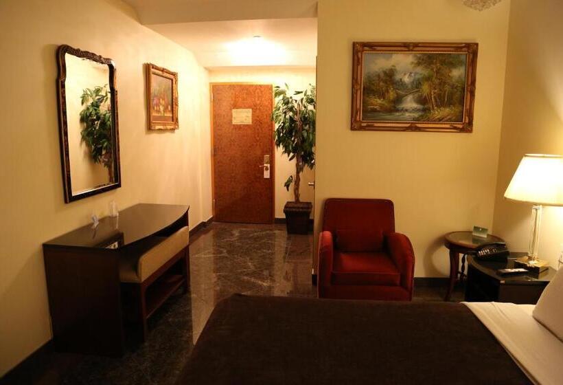 هتل Paris Suites