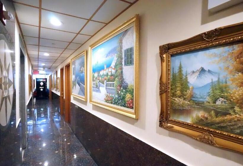هتل Paris Suites