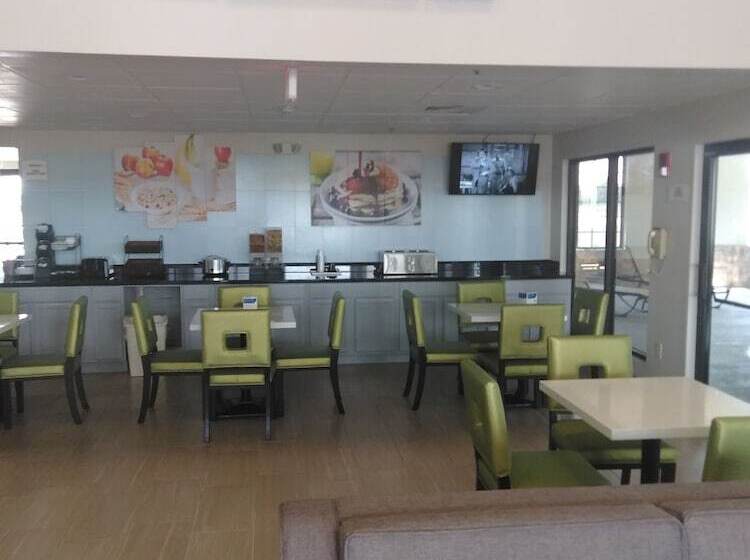 בית מלון כפרי Quality Inn & Suites
