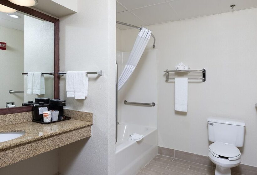 בית מלון כפרי Quality Inn & Suites