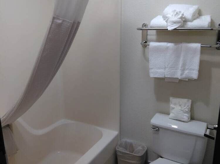 בית מלון כפרי Quality Inn & Suites