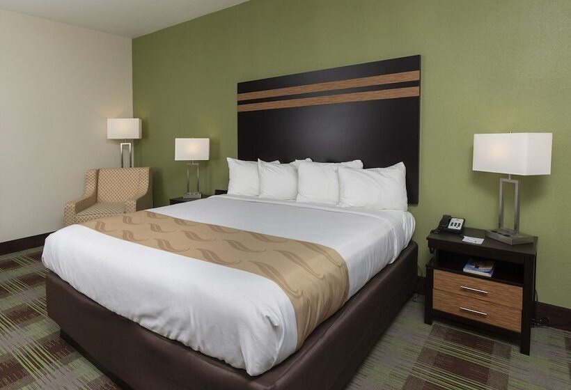 בית מלון כפרי Quality Inn & Suites