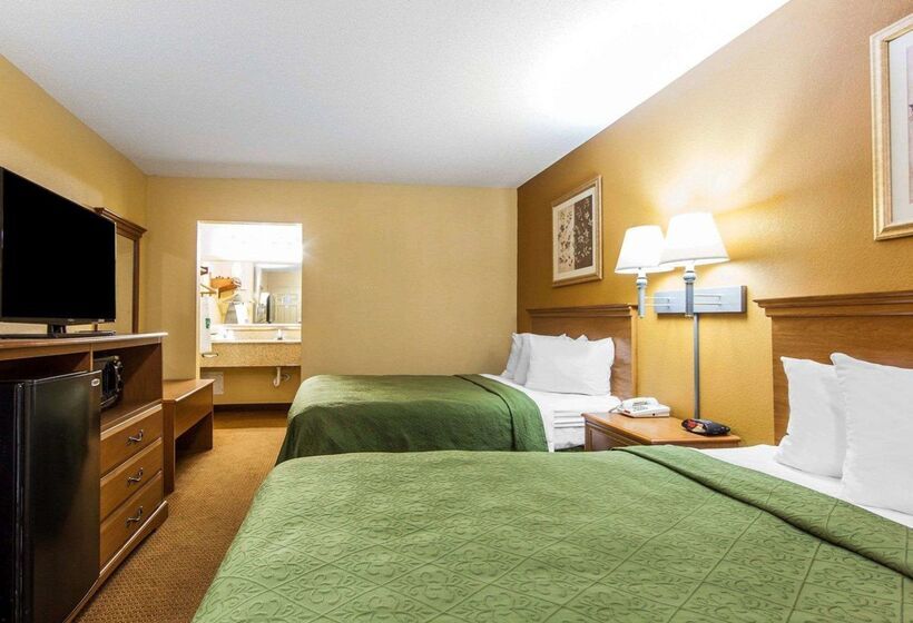 호텔 Quality Inn & Suites