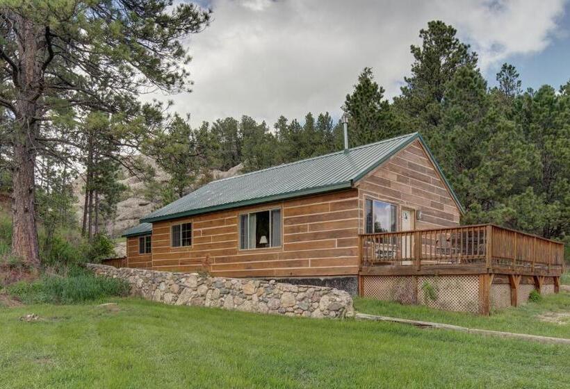 هتل Rock Crest Lodge And Cabins