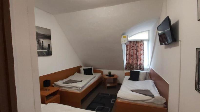 فندق Romantik étterem   Panzió