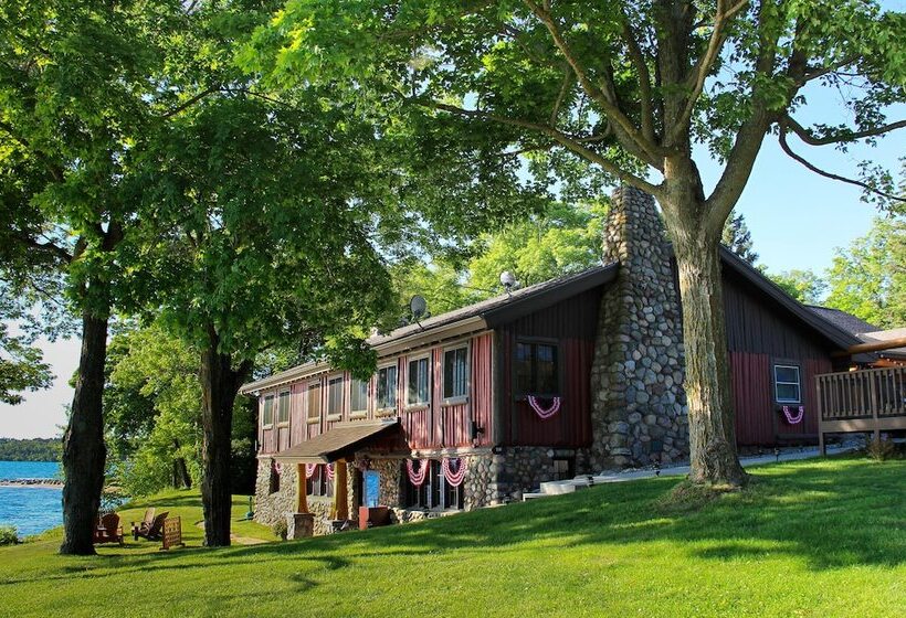 ホテル Trappers Landing Lodge